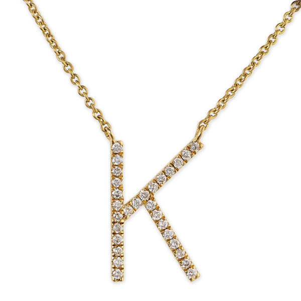 Colgantes con iniciales de diamantes